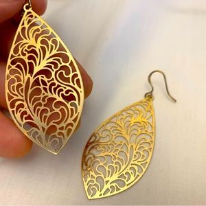 Unbranded Gold Tone Cutout Dangle Drop Earrings Women’s Fashion Jewelry Vtg Y2K